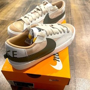 Women’s Blazer Low ‘77 Jumbo Size 8